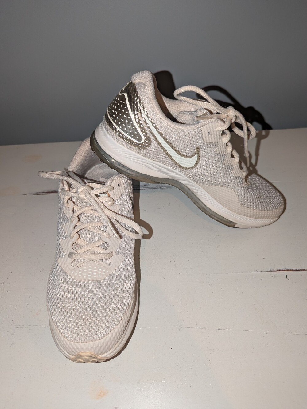 Nike Women's Zoom All Out Low 2 sneakers...  Size 7